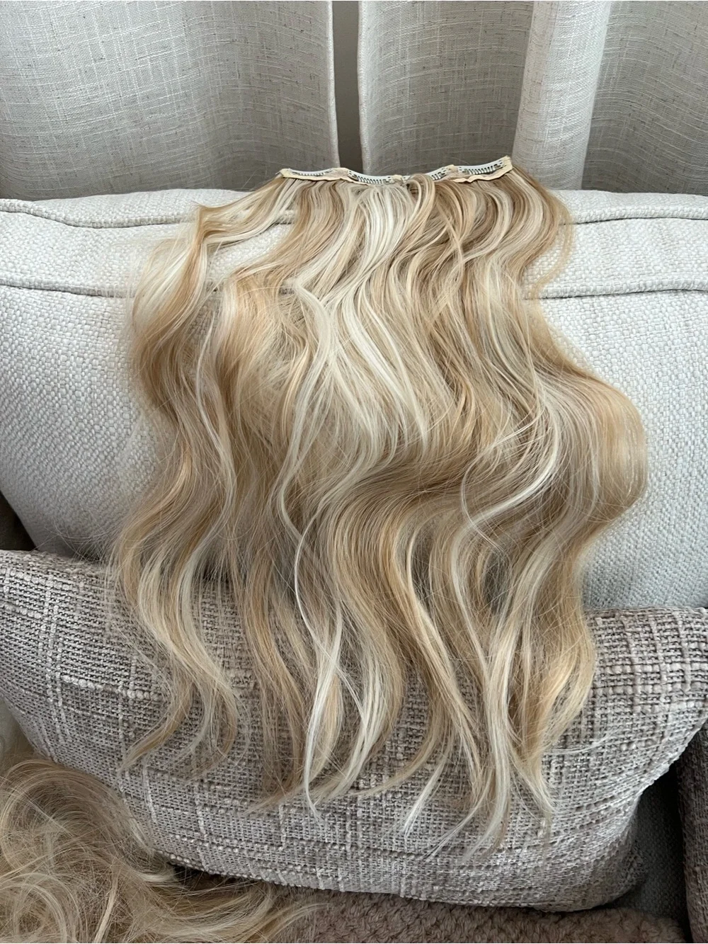 Blonde Wavy 4 Separate Clip-In Hair Extension Beautful Blonde shade